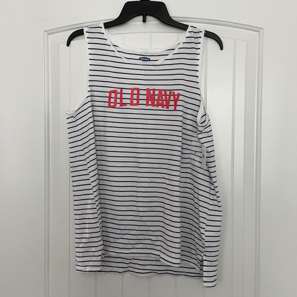 Old navy women’s tank top — size L